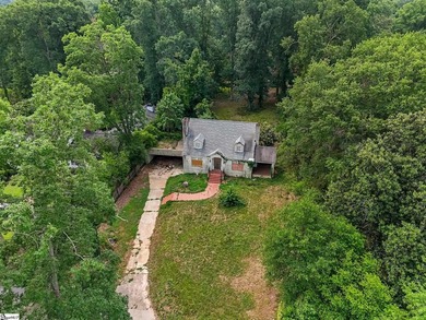 220 Riverside Drive in the Greenville Country Club area, with - photo 4