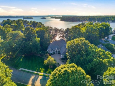 With breathtaking sunset views from nearly every room, this - photo 2