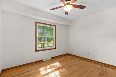 Completely renovated and move-in ready, this beautiful 3-bedroom - photo 15