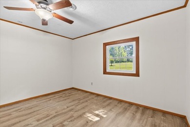 Completely renovated and move-in ready, this beautiful 3-bedroom - photo 16