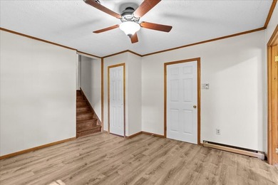 Completely renovated and move-in ready, this beautiful 3-bedroom - photo 17