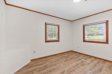 Completely renovated and move-in ready, this beautiful 3-bedroom - photo 18