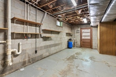 Completely renovated and move-in ready, this beautiful 3-bedroom - photo 19