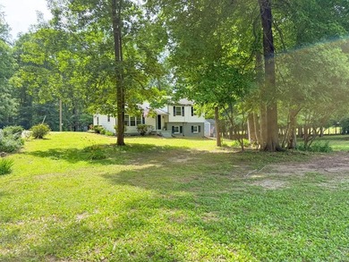 Completely renovated and move-in ready, this beautiful 3-bedroom - photo 20