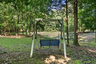 Completely renovated and move-in ready, this beautiful 3-bedroom - photo 23