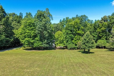 Completely renovated and move-in ready, this beautiful 3-bedroom - photo 28