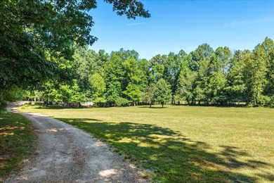 Completely renovated and move-in ready, this beautiful 3-bedroom - photo 29