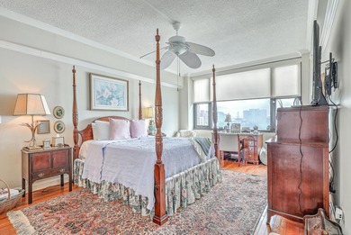 Spacious 3-bedroom, 3-bath residence in Ashley House, ideal for