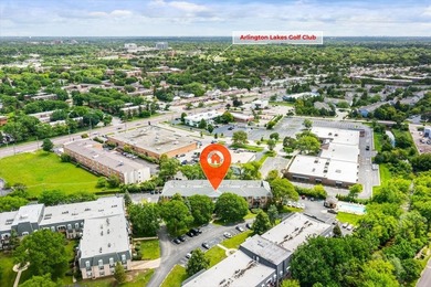Best value in Rolling Meadows! This spacious 2-bedroom - photo 3
