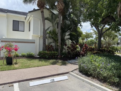 Lake Condo For Sale in Delray Beach, Florida