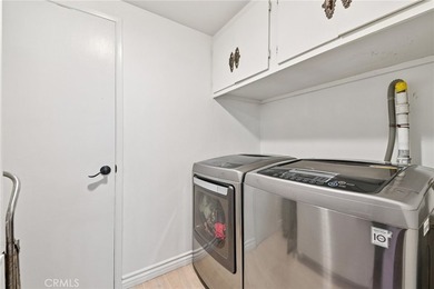 Beautifully maintained 3-bedroom/1.5-bathroom home offering a - photo 11
