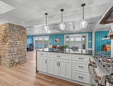 Experience Lake Hamilton living in highly desirable Moonlight - photo 12