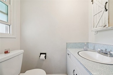 Beautifully maintained 3-bedroom/1.5-bathroom home offering a - photo 12