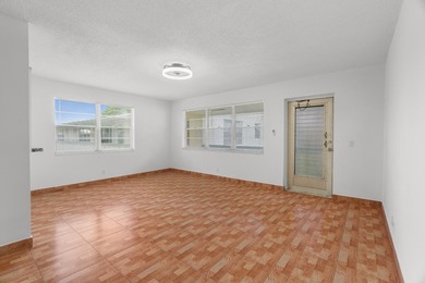 Live your Luxury in Sunny South Florida with this Rarely - photo 14