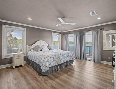 Experience Lake Hamilton living in highly desirable Moonlight - photo 16
