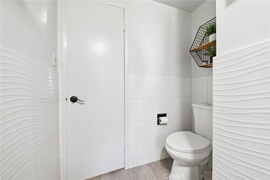 Beautifully maintained 3-bedroom/1.5-bathroom home offering a - photo 24