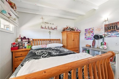 Beautifully maintained 3-bedroom/1.5-bathroom home offering a - photo 26