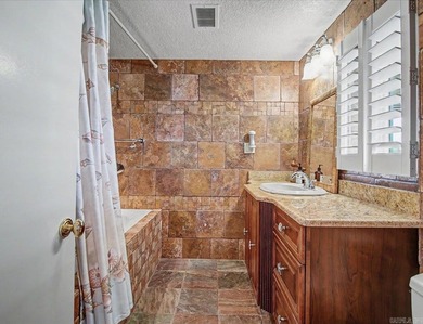 Experience Lake Hamilton living in highly desirable Moonlight - photo 29