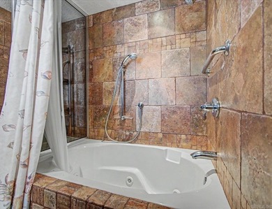 Experience Lake Hamilton living in highly desirable Moonlight - photo 30