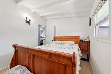 Beautifully maintained 3-bedroom/1.5-bathroom home offering a - photo 30