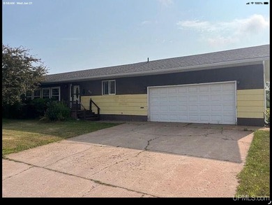 Teal Lake Home For Sale in Negaunee Michigan