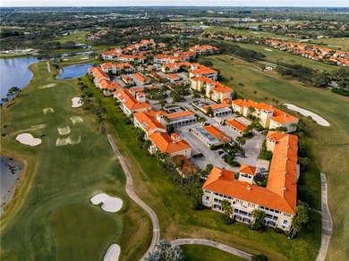 Expansive Golf Views From This 1St Floor, Corner Unit With 2 - photo 3