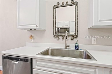 Beautifully maintained 2-bedroom, 2-bath condo offering spacious - photo 12