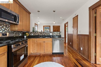 This exceptional 1927 early century cottage presents an - photo 14