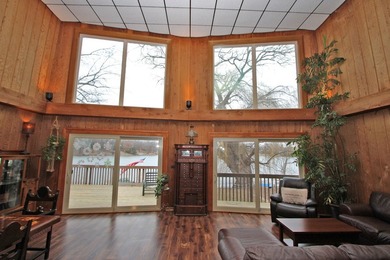 Resort Lakefront Colorado Style Living in the Heartland - photo 14