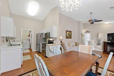 Beautifully maintained 2-bedroom, 2-bath condo offering spacious - photo 15