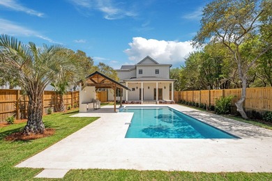 Just off Scenic Highway 30A in the heart of Seagrove Beach, an - photo 16