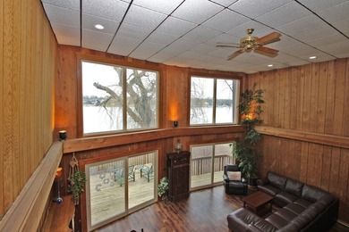 Resort Lakefront Colorado Style Living in the Heartland - photo 16