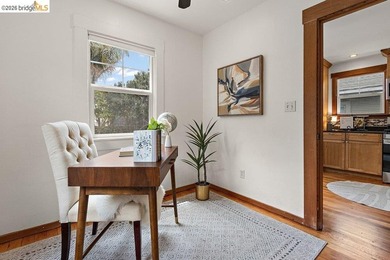 This exceptional 1927 early century cottage presents an - photo 19