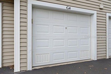 Beautifully maintained 2-bedroom, 2-bath condo offering spacious - photo 32