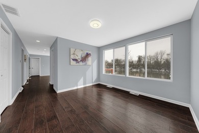 Charming, fully-renovated home on awaits! NEW flooring, NEW - photo 8