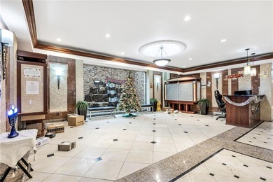 One of the most sought-after buildings of Manhattan Beach!
