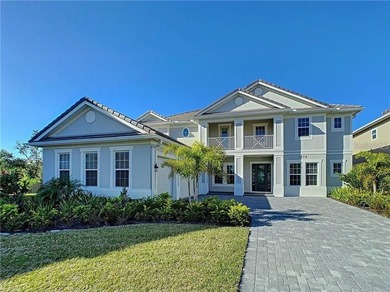 A rare and remarkable offering, this extraordinary waterfront - photo 2