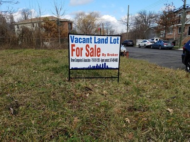 R4 Zoning: Potential for 3-story residential, 10 ft. front yard - photo 2