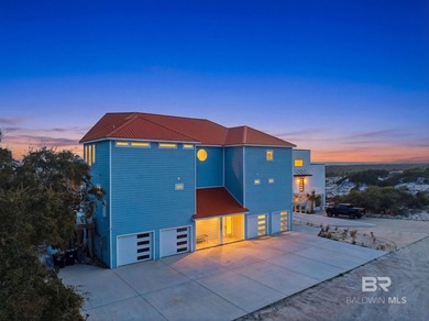 Built in 2023, this custom 5BR, 5.5BA Gulf-front residence - photo 1