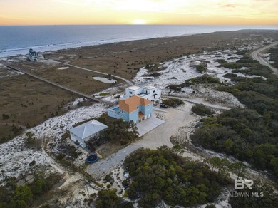 Built in 2023, this custom 5BR, 5.5BA Gulf-front residence - photo 5
