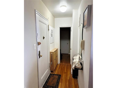 Welcome to Senate Apartments.
*** Bright and sunny studio