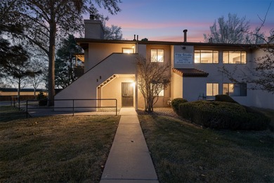 Beautiful, popular GROUND floor studio condo in convenient