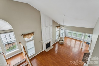 Beautiful 1.5-story home in the popular Villas of Sun Valley! - photo 2