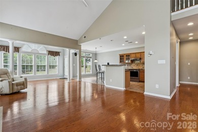 Beautiful 1.5-story home in the popular Villas of Sun Valley! - photo 7