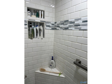 Enjoy lakeside living in this cozy yet upgraded 2nd-story log - photo 19