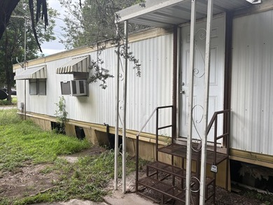 SELLER WILL CONSIDER ALL OFFERS. OWNER FINANCING AVAILABLE! - photo 4