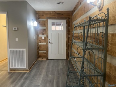 Enjoy lakeside living in this cozy yet upgraded 2nd-story log - photo 26
