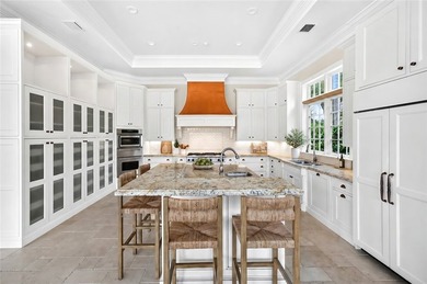 Rarely available exquisite Orchid Island golf estate with 4BR + - photo 9