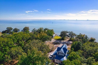 PARADISE FOUND WITH STUNNING VIEWS OF CHOCTAWHATCHEE BAY! This - photo 2