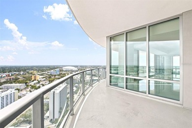 Rising above the heart of downtown St. Petersburg, Residence - photo 22